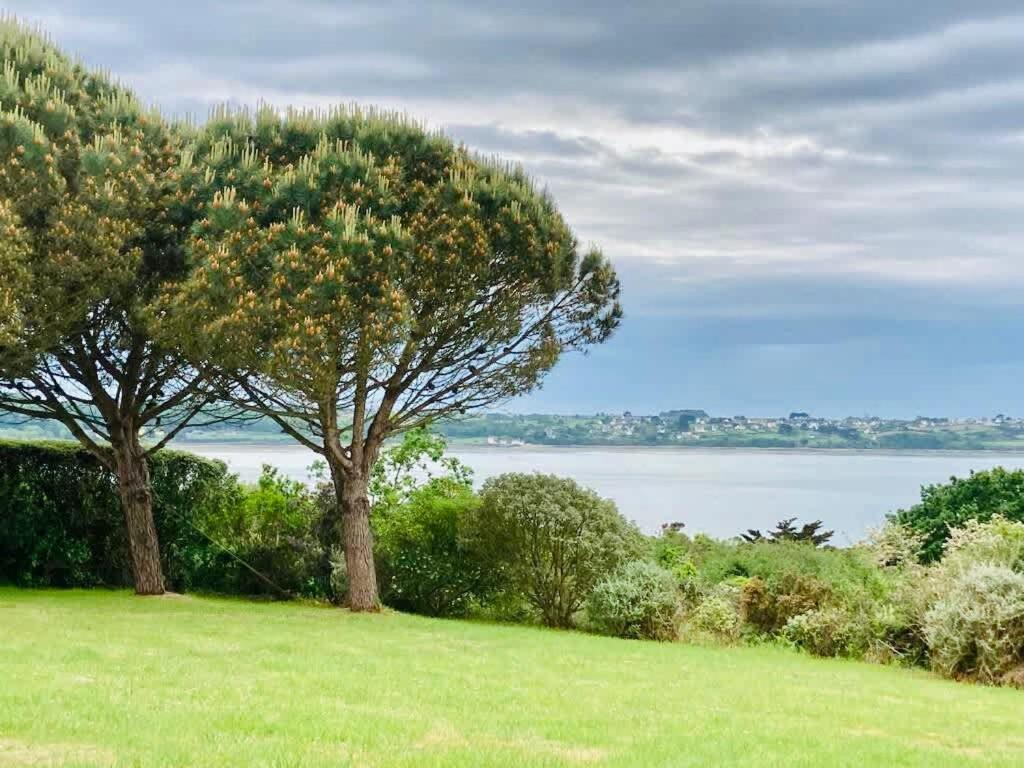Kermartin - Maison De Famille Avec Vue Sur La Baie De Morlaix Plouézocʼh Exterior foto
