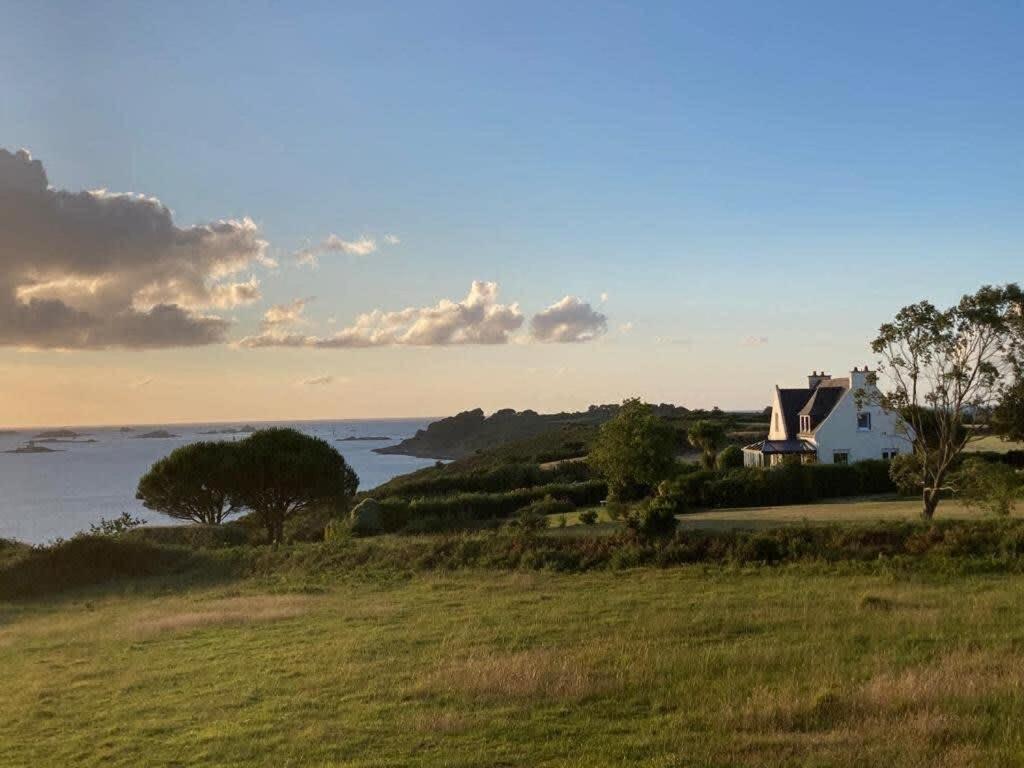 Kermartin - Maison De Famille Avec Vue Sur La Baie De Morlaix Plouézocʼh Exterior foto